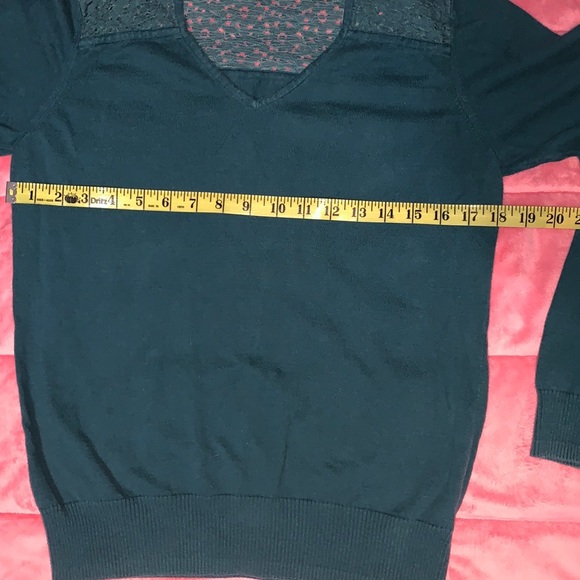 Women’s Van Heusen Sweater - Picture 9 of 11